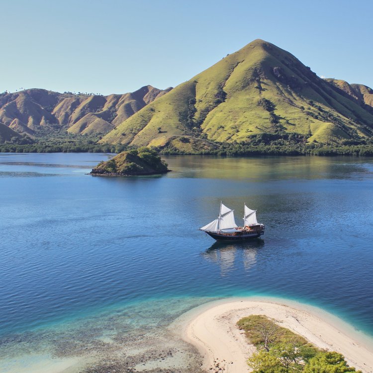 labuan bajo land tour